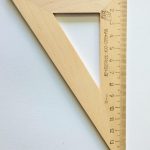 Geometrinė trikampė liniuotė, 13 cm, 30°, medinė
