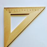 Geometrinė trikampė liniuotė, 14 cm, 45°, medinė